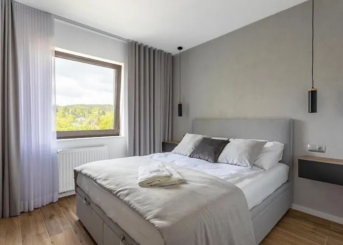 Kryształ Górski - Stone Hill Szklarska Poręba